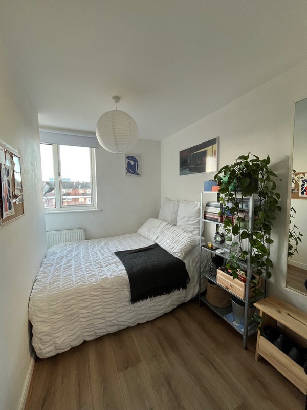 Flat Florida Street in Greater London