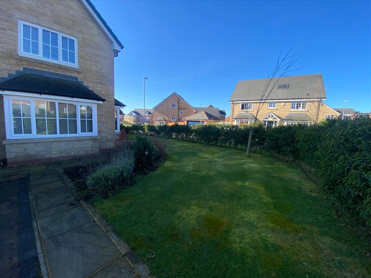 House Rowan Close in Barnacre-With-Bonds