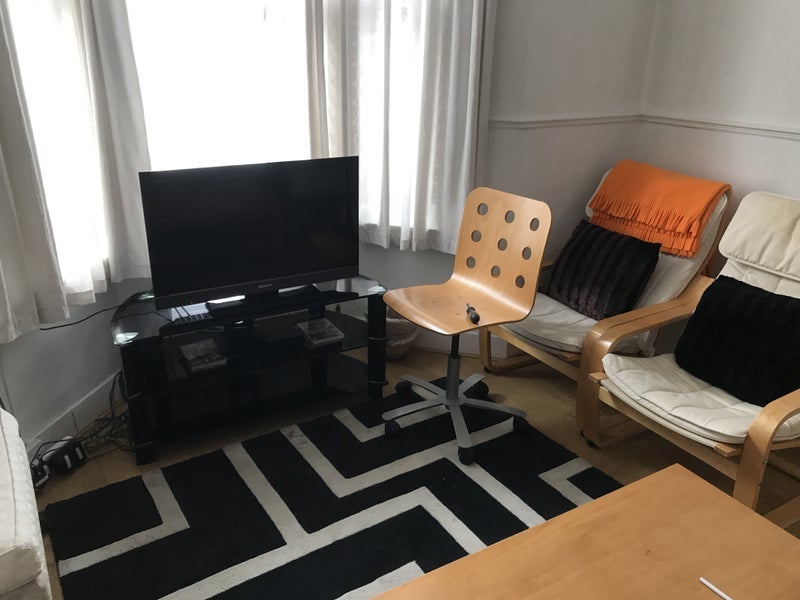 Room Mellish Street in Greater London