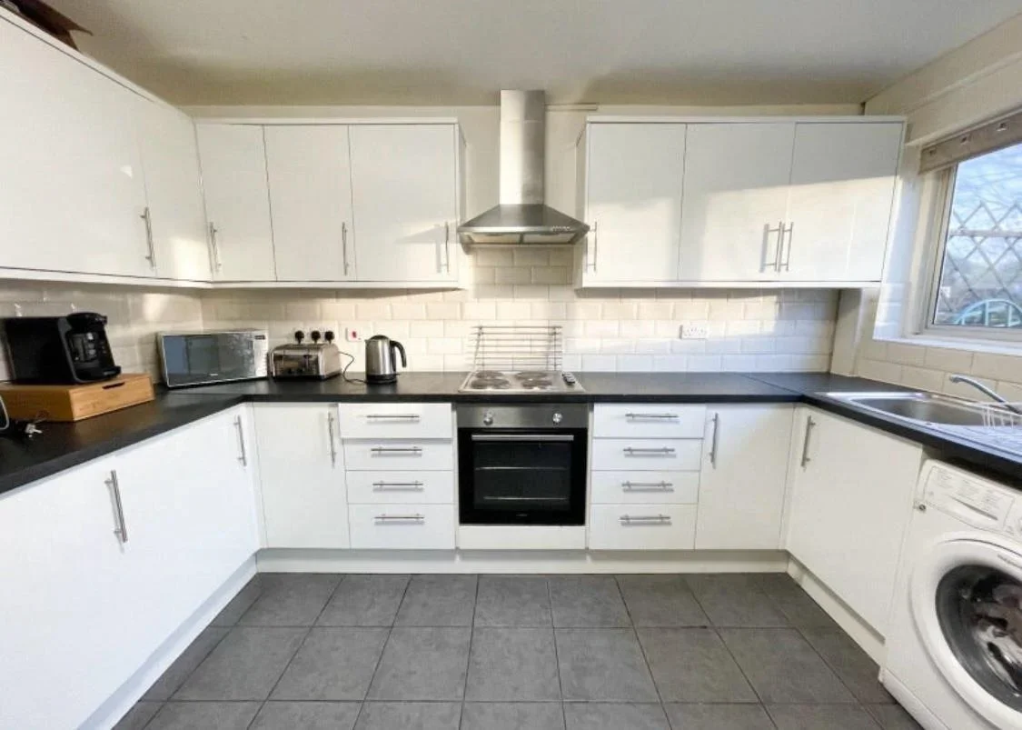 Room St. Clement Close in Greater London