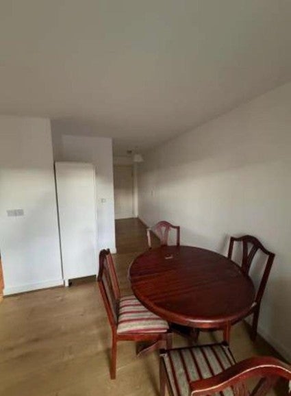 Flat Bramley Crescent in Greater London
