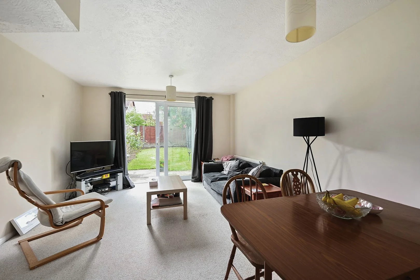 House Rose Gardens in Rushmoor