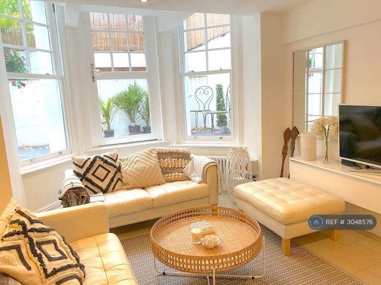 Flat Clapham Common South Side in Greater London