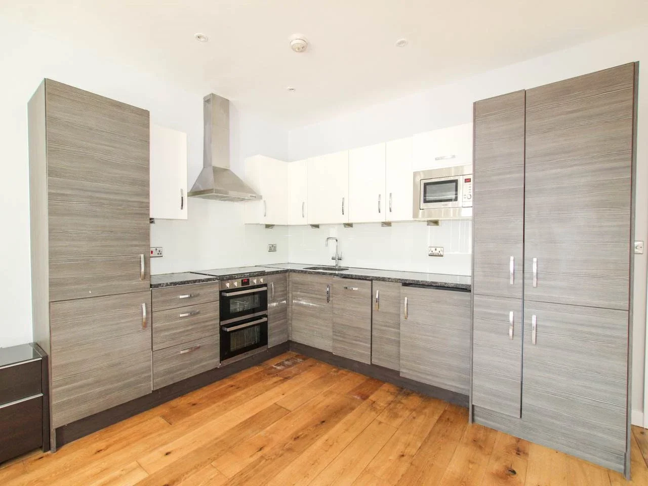 Flat Clayton Road in Greater London