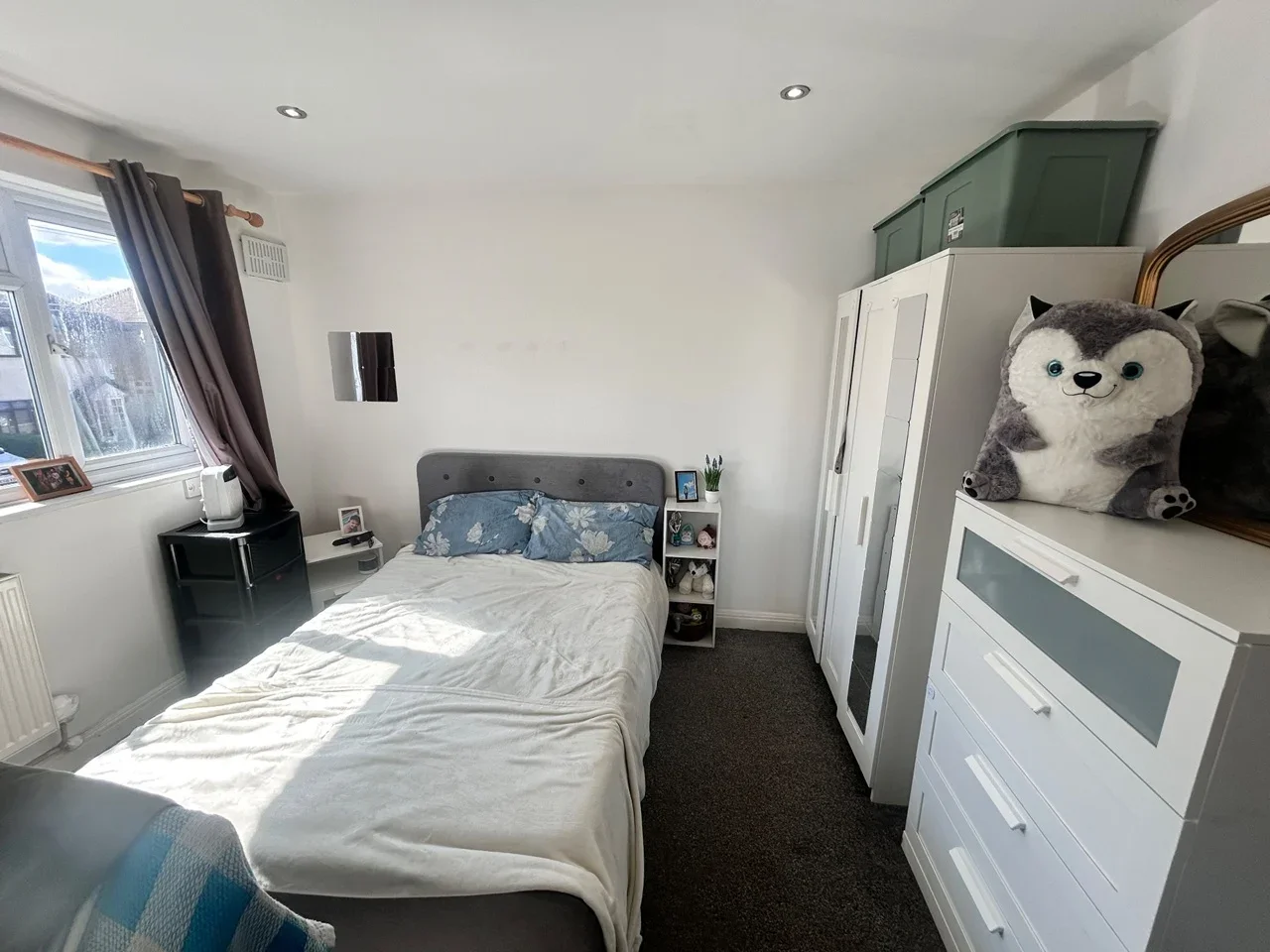 Flat Dryden Close in Greater London