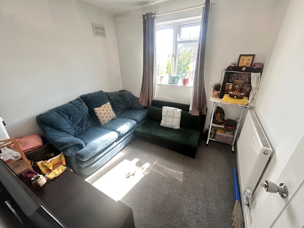 Flat Dryden Close in Greater London