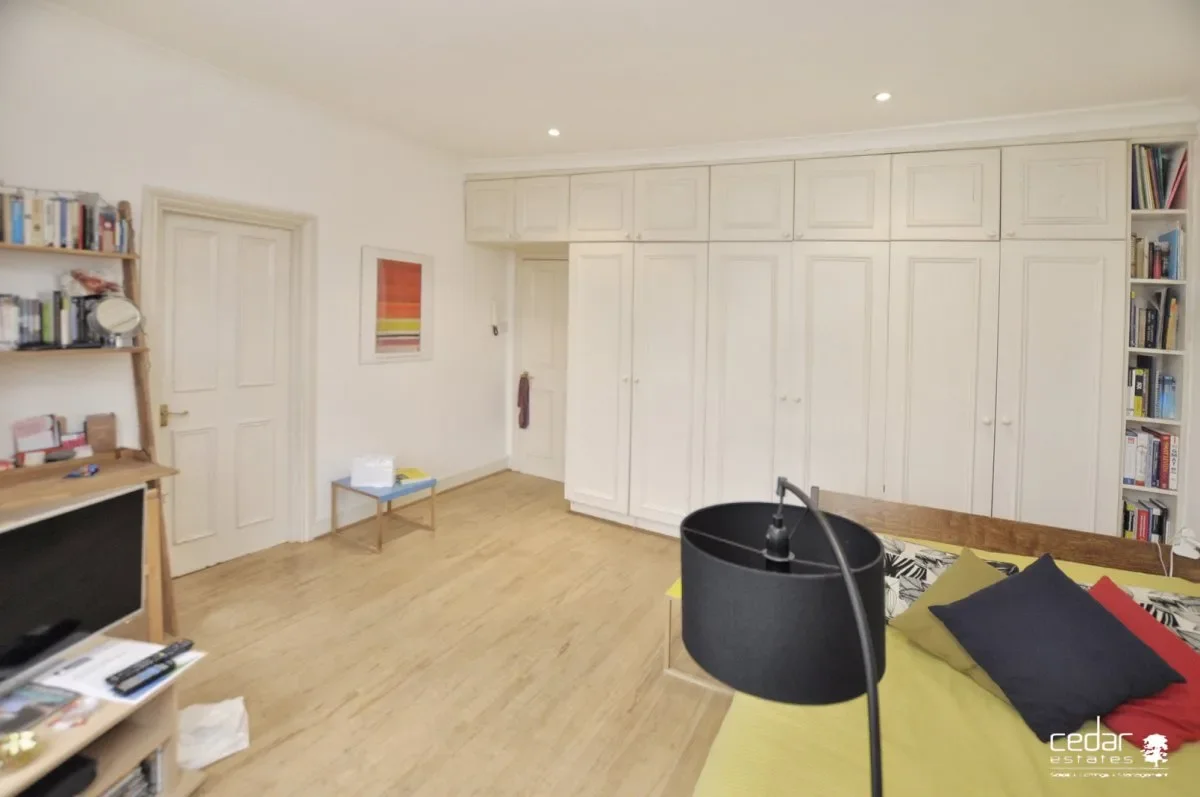 Flat Sherriff Road in Greater London