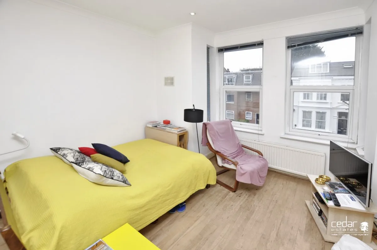 Flat Sherriff Road in Greater London