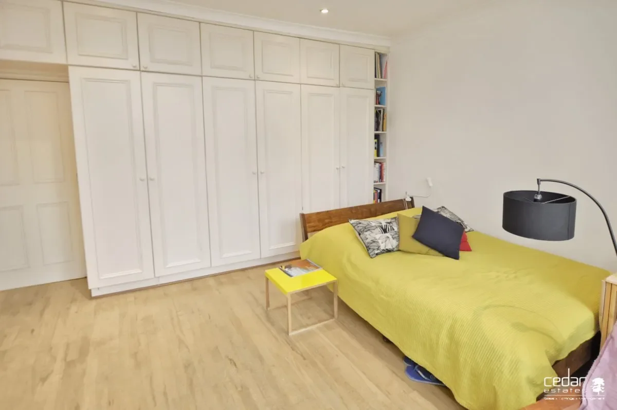 Flat Sherriff Road in Greater London