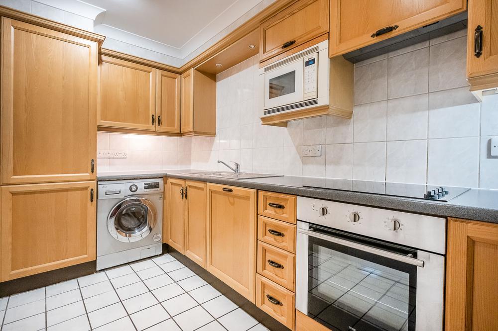 Flat Portman Gate in City of Westminster
