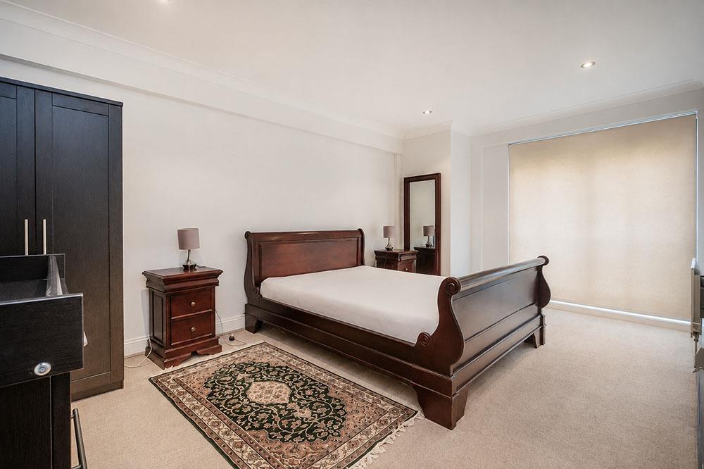 Flat Portman Gate in City of Westminster