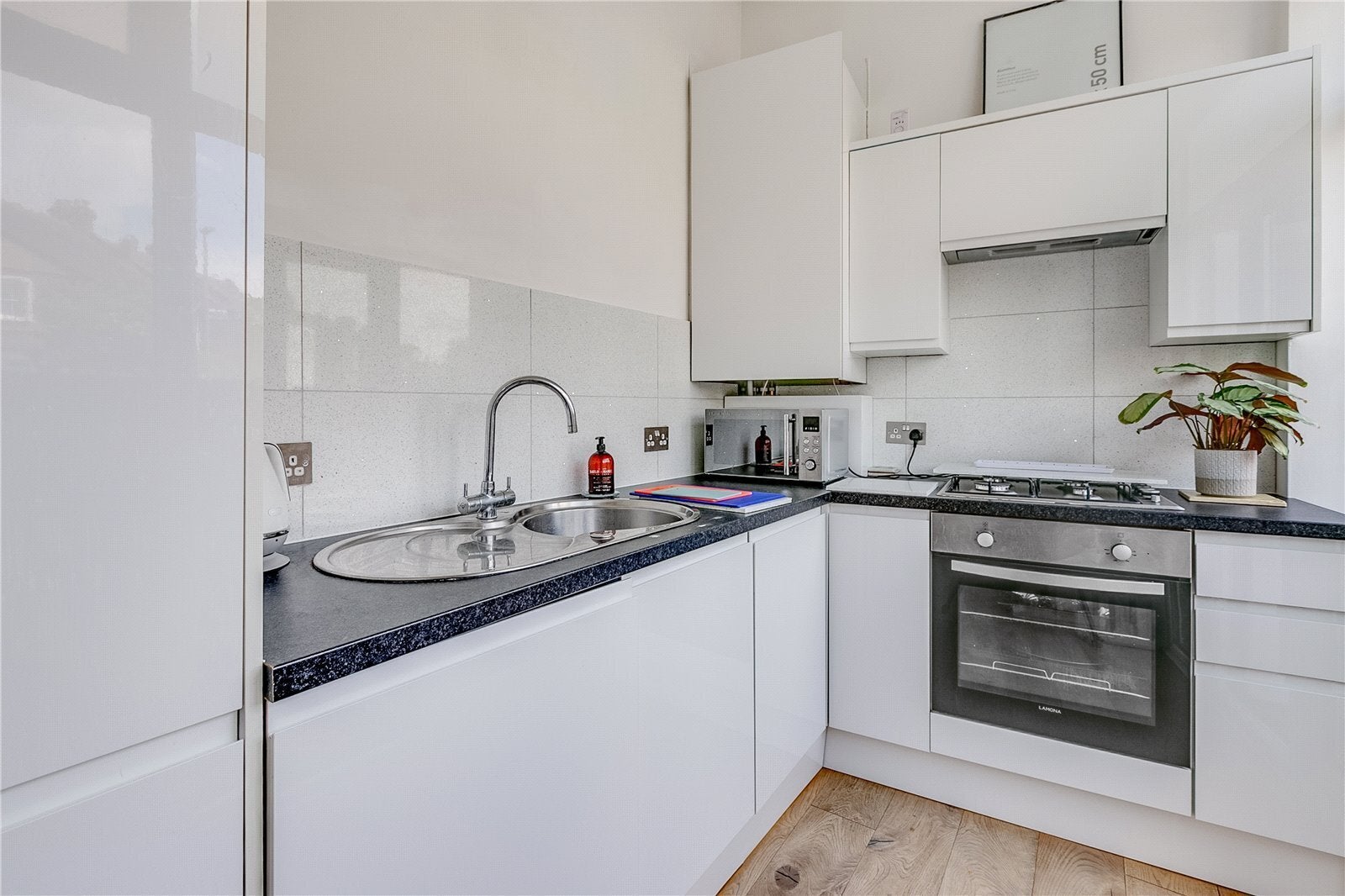 Flat Wimbledon Park Road in Greater London