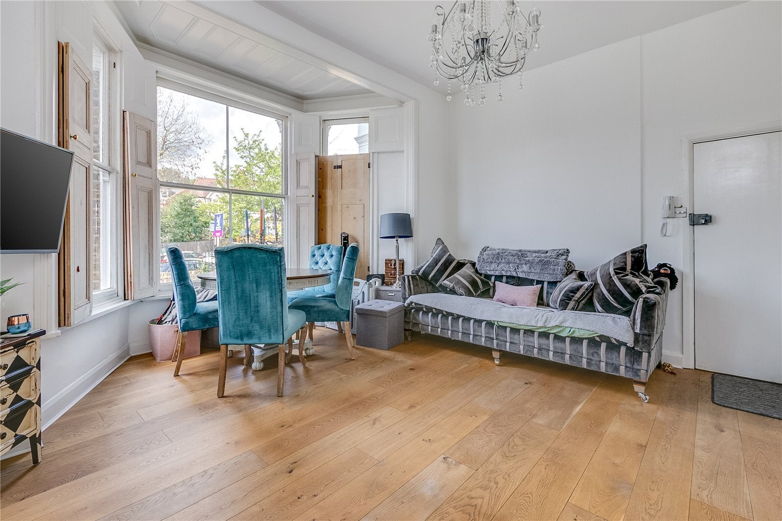 Flat Wimbledon Park Road in Greater London