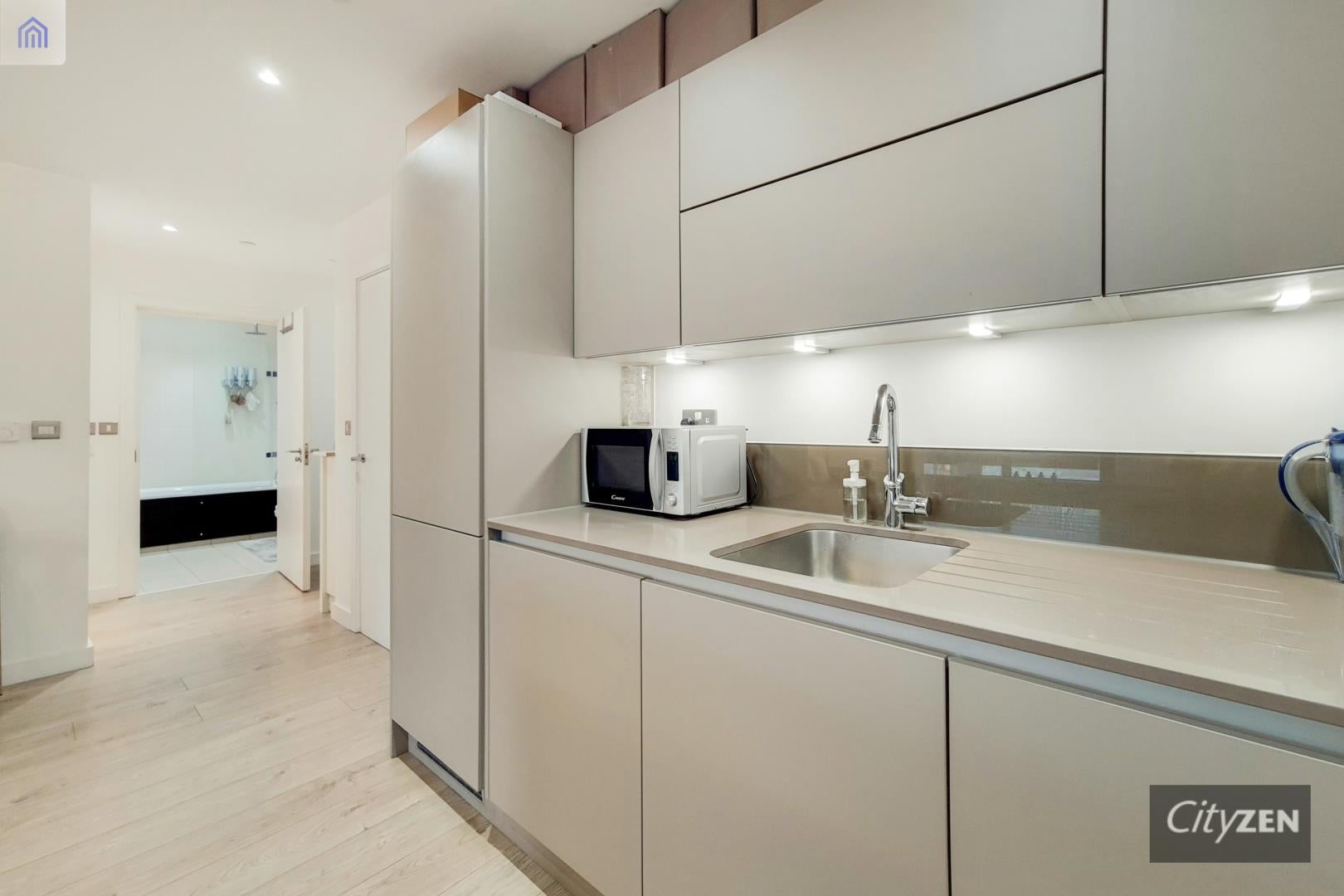 Flat Williamsburg Plaza in Greater London