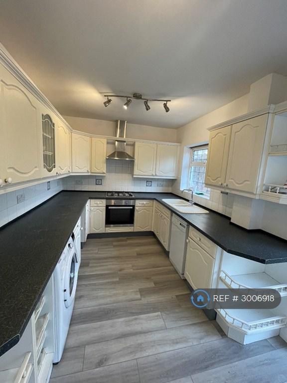 House Cypress Avenue in Greater London
