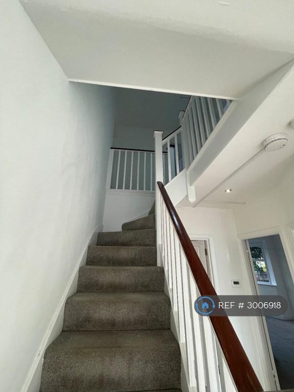 House Cypress Avenue in Greater London