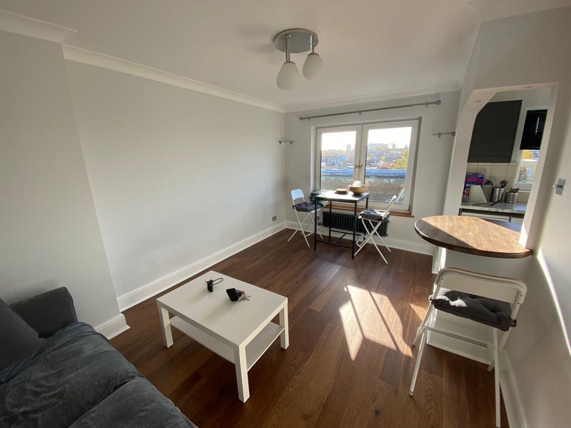 Room Fielding Road in Greater London