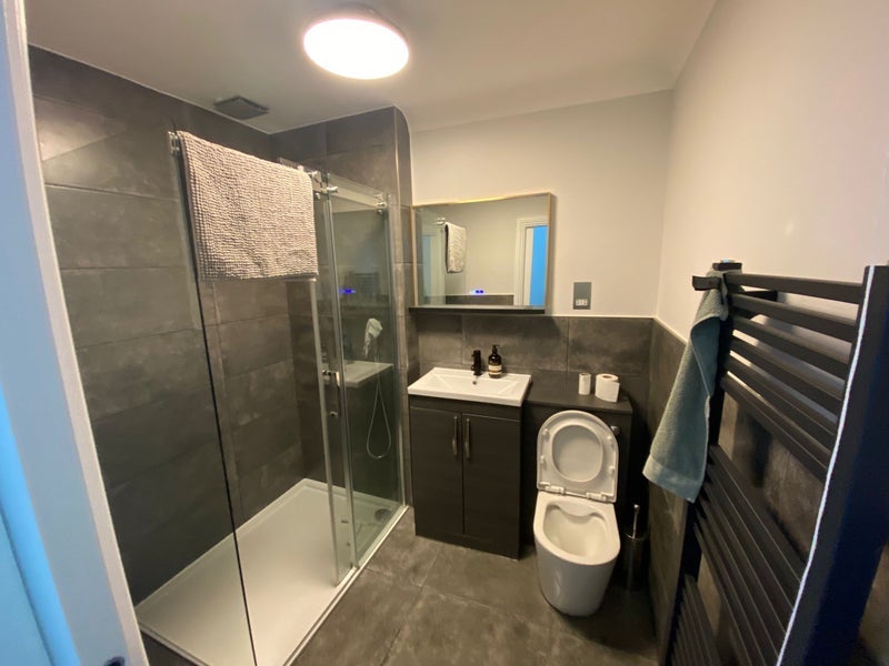 Room Fielding Road in Greater London