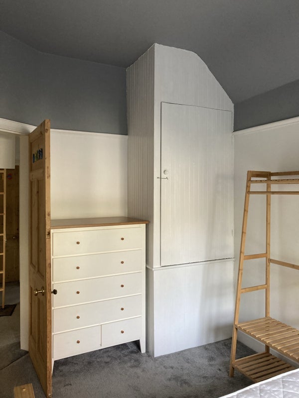 Room South Drive in Manchester
