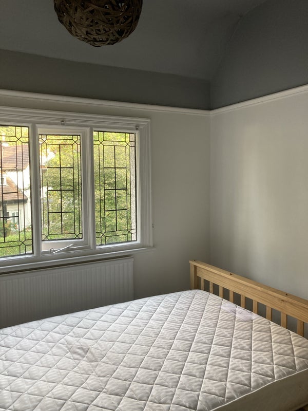Room South Drive in Manchester