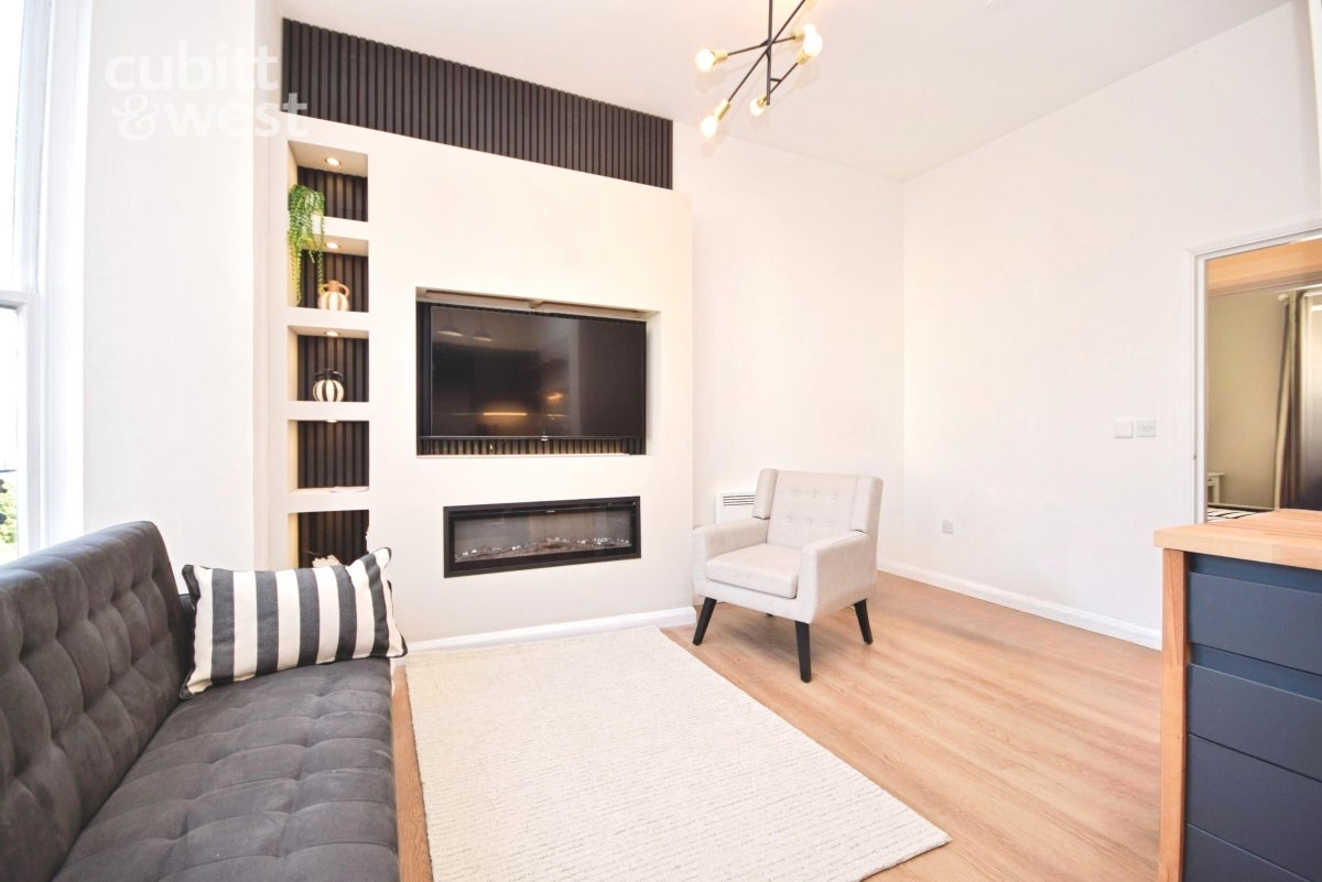 Flat Jackwood Way in Tunbridge Wells