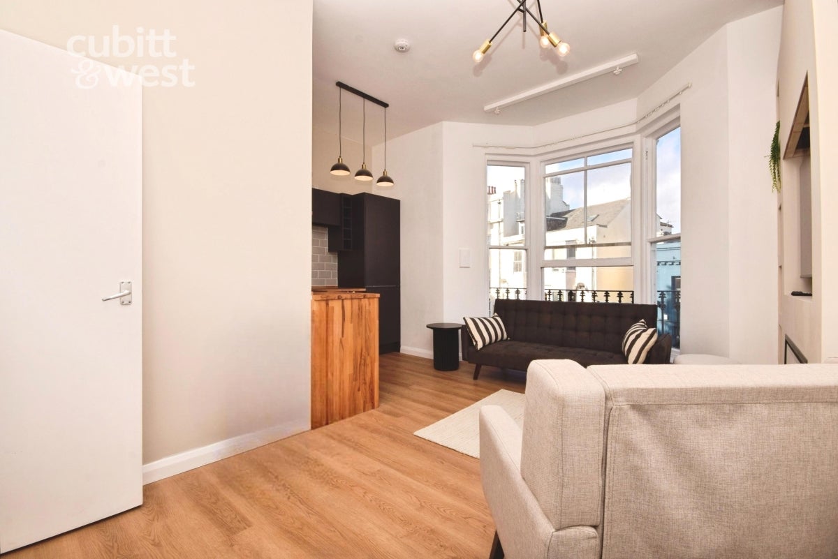Flat Jackwood Way in Tunbridge Wells