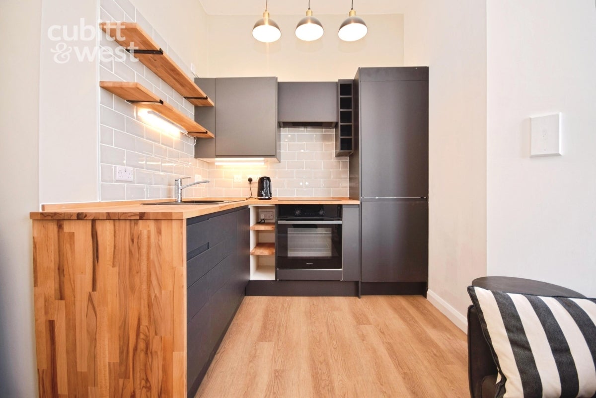 Flat Jackwood Way in Tunbridge Wells