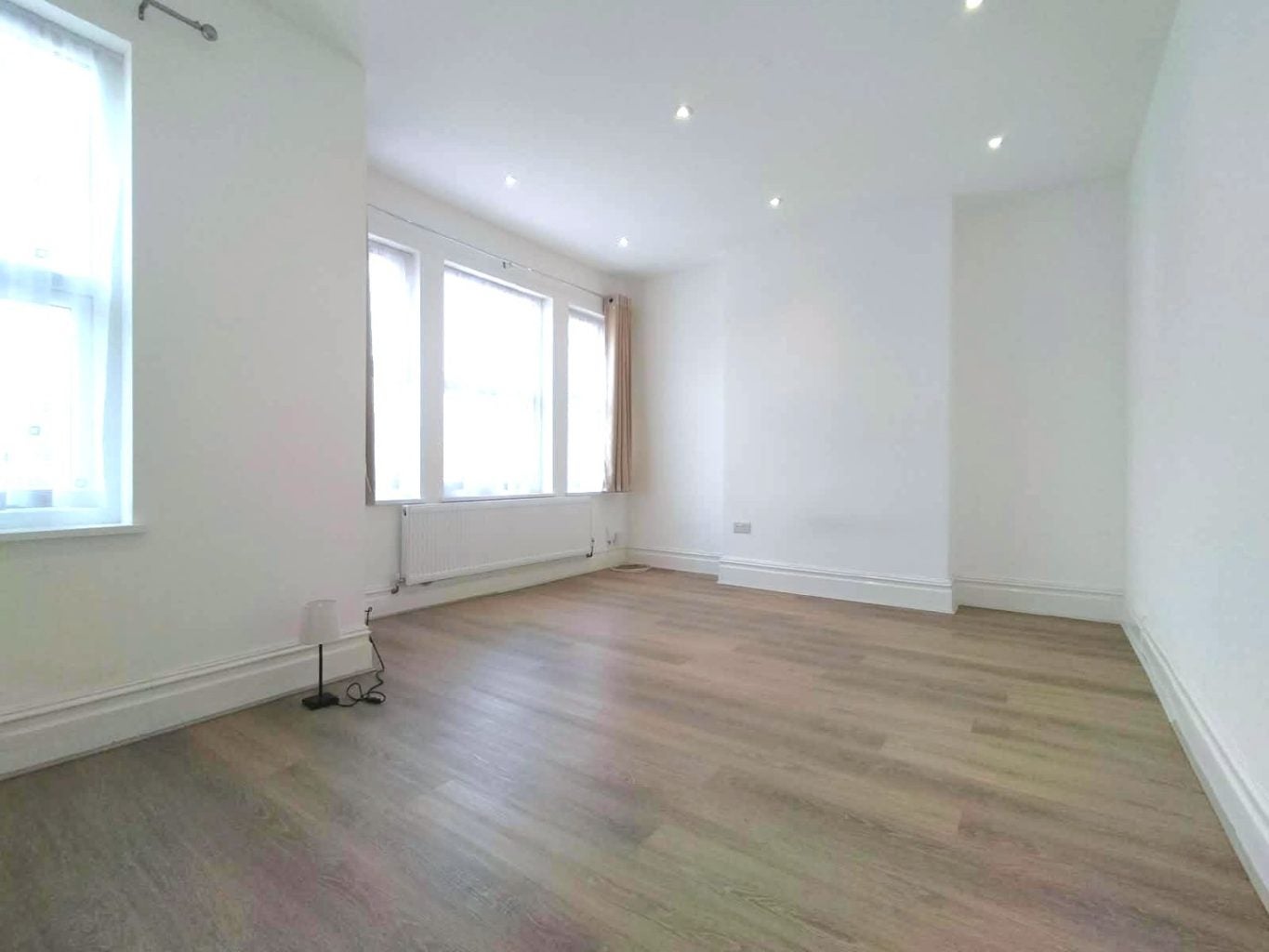 Flat Frome Road in Greater London