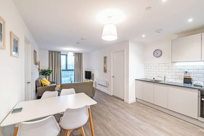 Flat Talbot Road in Trafford