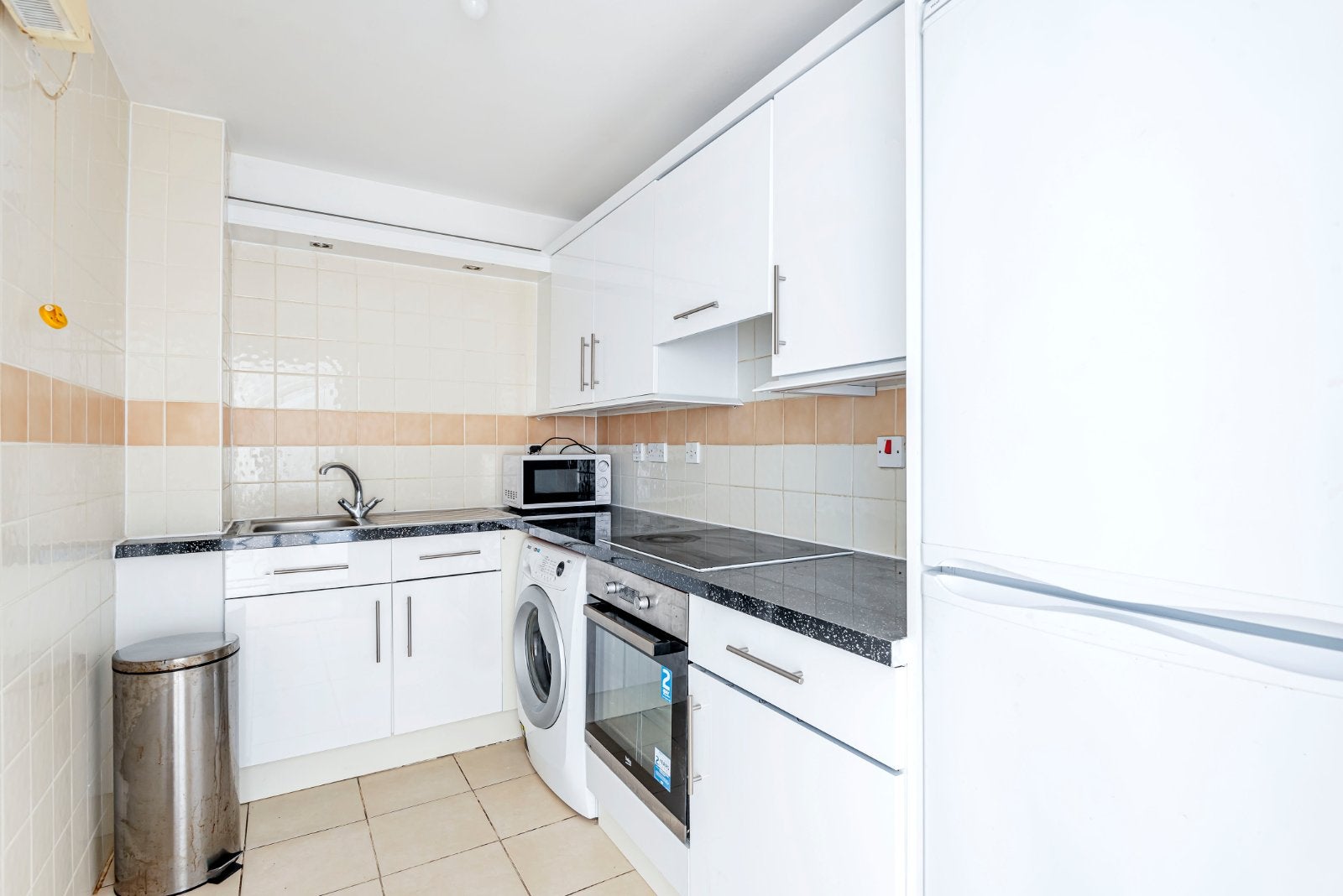 Flat Worgan Street in Greater London