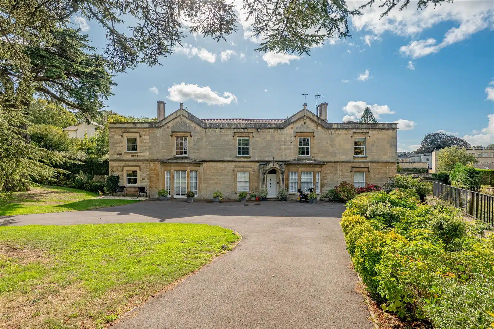 Flat Sydney Road in Bath
