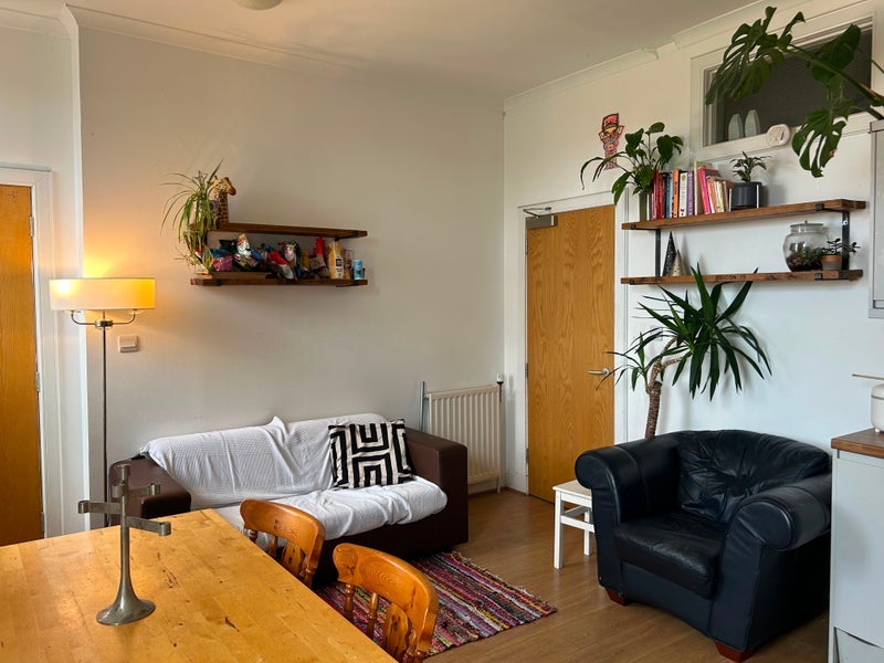 Room Pollokshaws Road in Glasgow