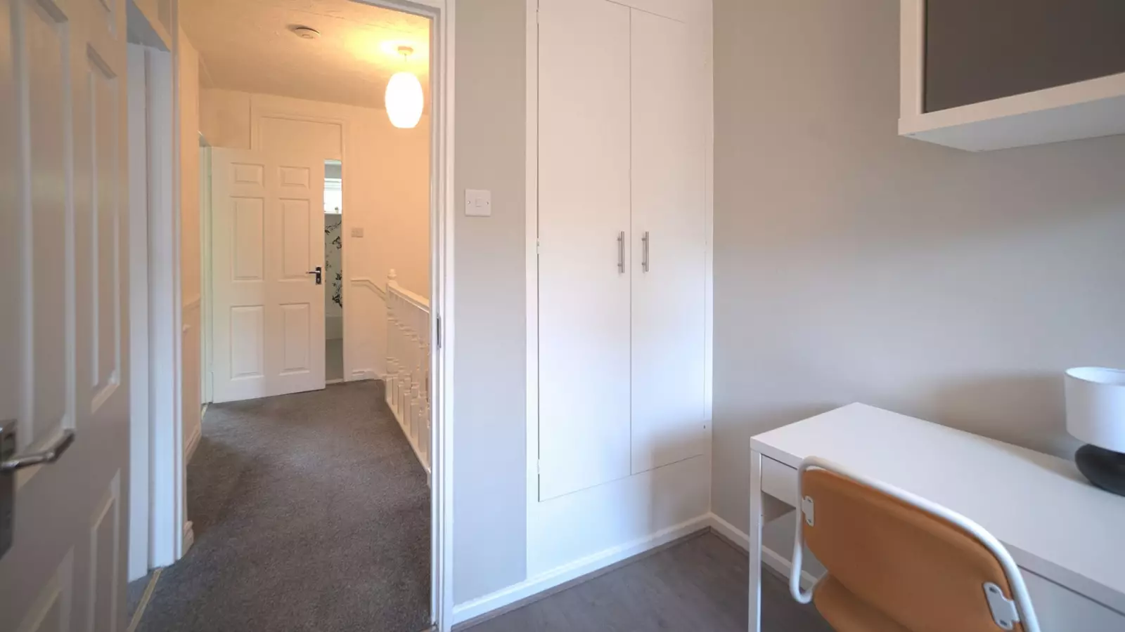 Flat Smythe Street in Greater London