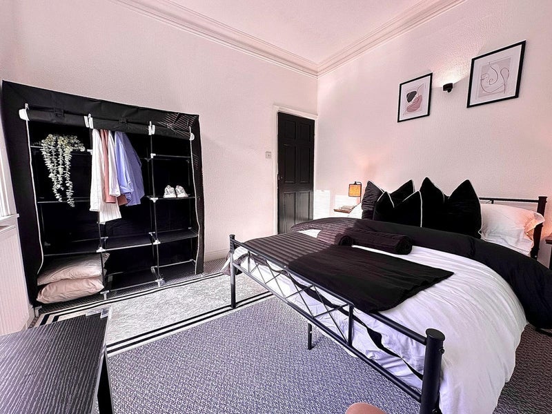 Room Linby Street in Burnley