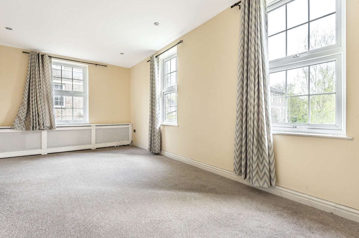 Flat Merryfield in Greater London
