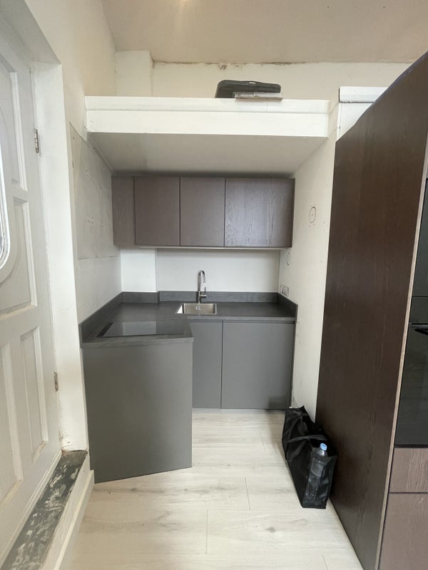 Room Algernon Road in Greater London
