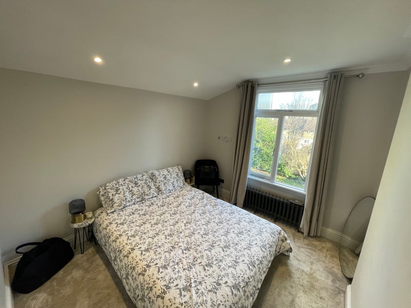 Room Algernon Road in Greater London
