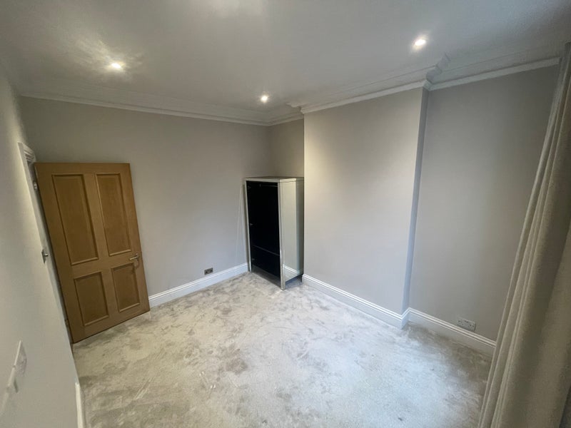Room Algernon Road in Greater London