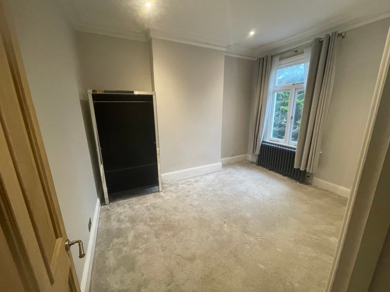 Room Algernon Road in Greater London