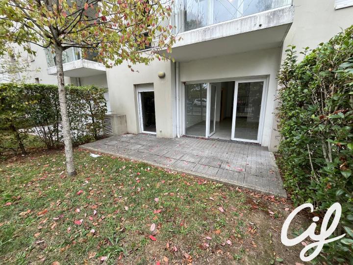 Flat Boulevard Louis Millet in Nantes