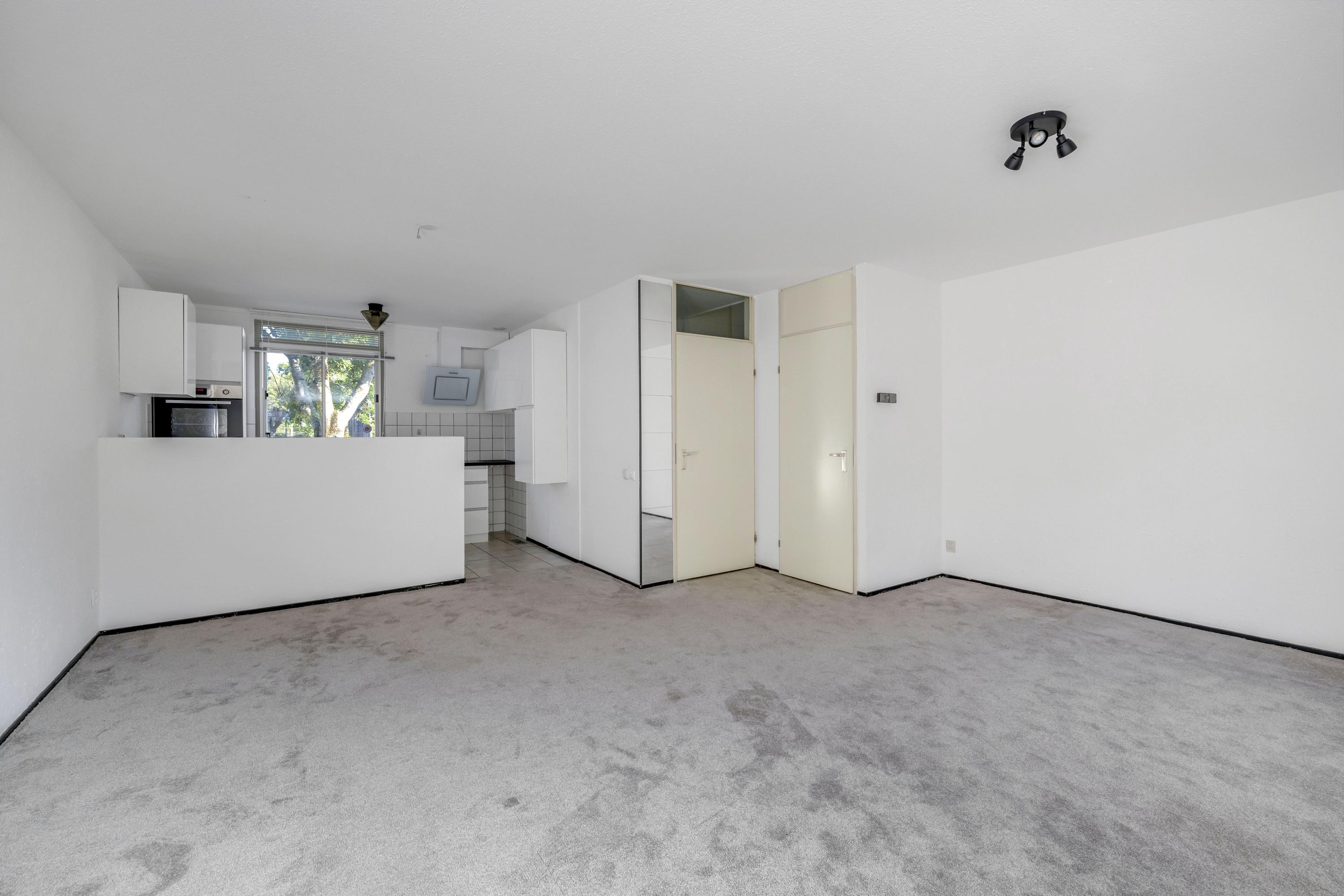 Tussenwoning te koop: Harkje Benthempad 31, Schiedam