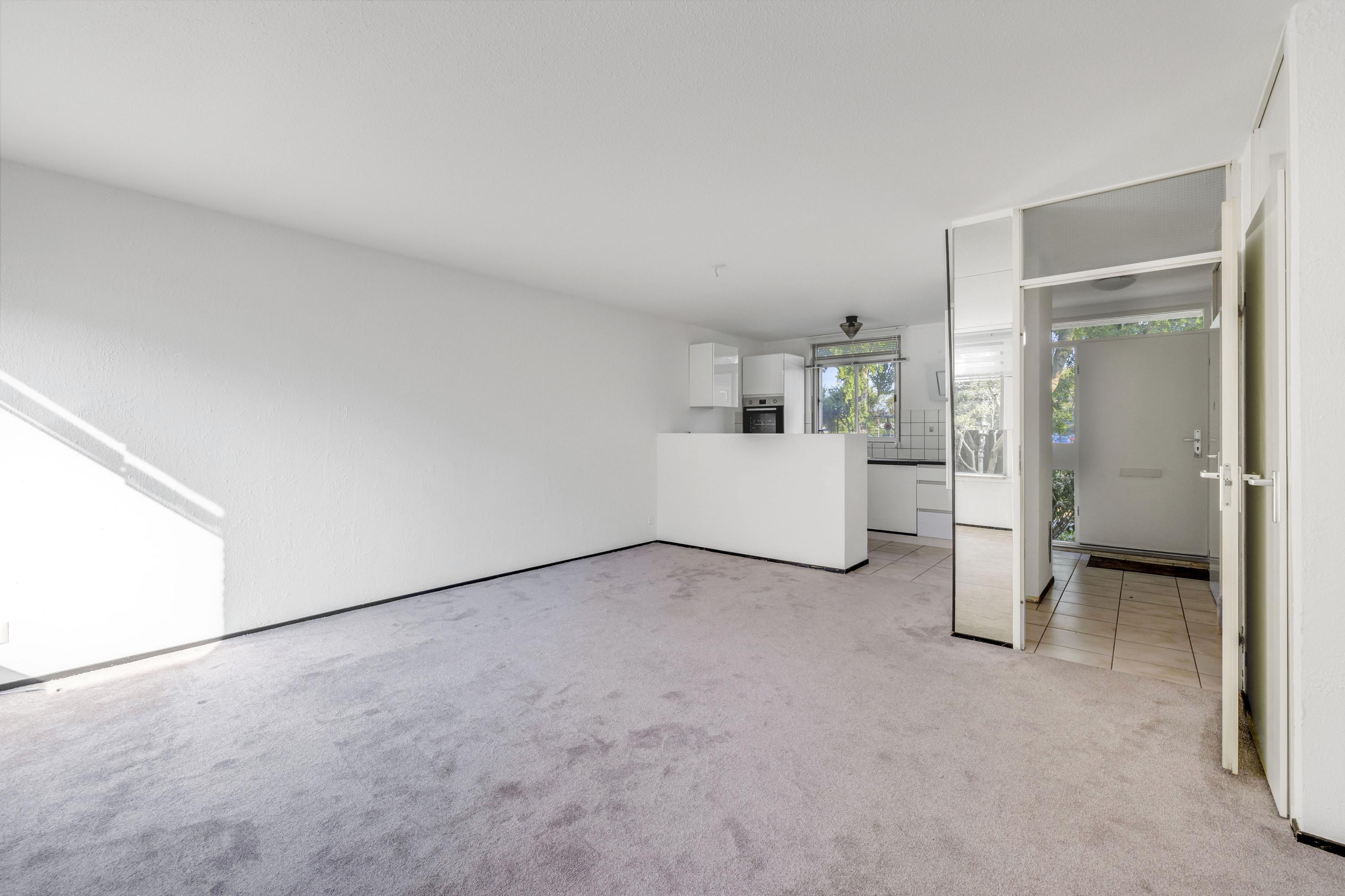 Tussenwoning te koop: Harkje Benthempad 31, Schiedam