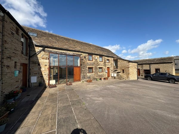 House Hag Hill Lane in Kirklees