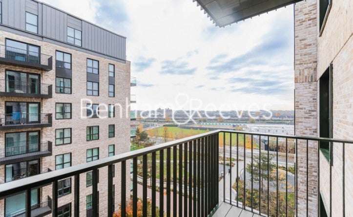 Flat Greenleaf Walk in Greater London