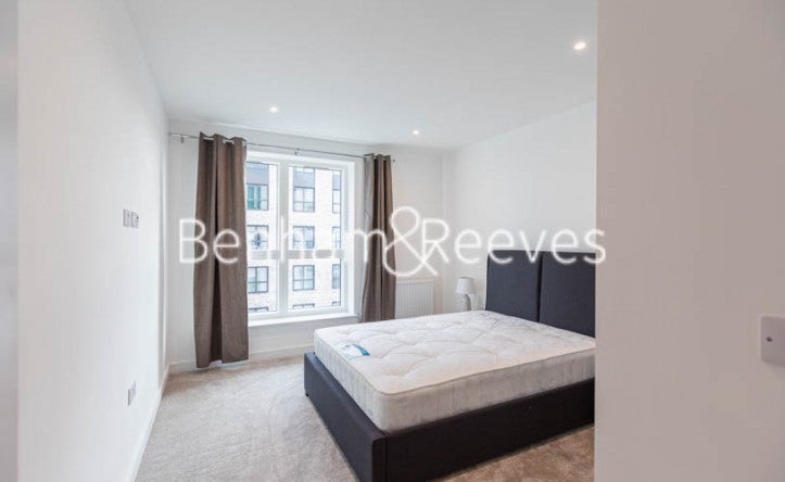 Flat Greenleaf Walk in Greater London