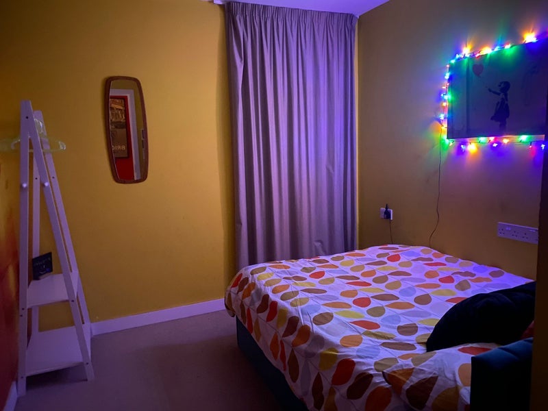 Room Cheering Lane in Greater London