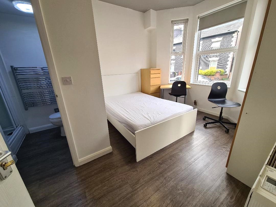 Room Gulson Road in Coventry