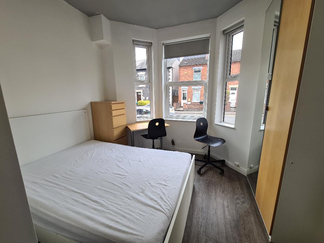 Room Gulson Road in Coventry