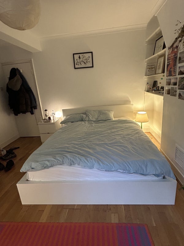 Room South Close in Greater London