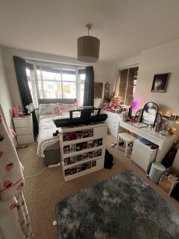 Room Martin Way in Greater London